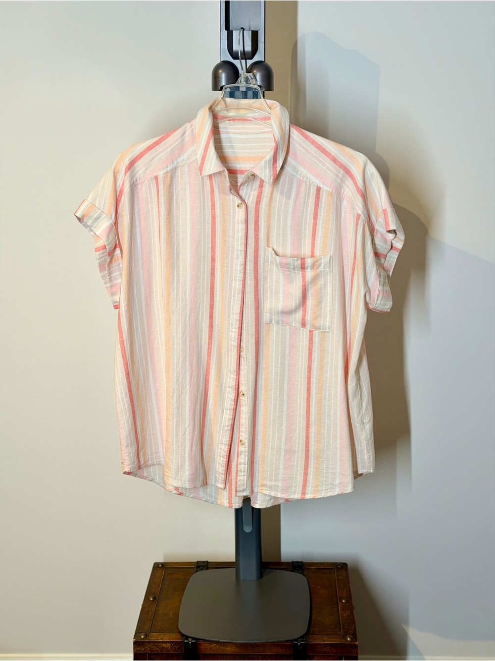 Light Pink Striped Short-Sleeve Men's Button-Up Shirt